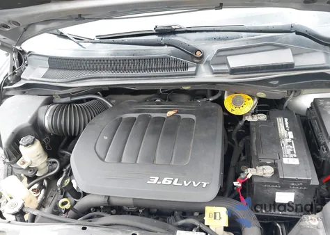 2015 Dodge Grand Caravan Sxt z USA, uszkodzony, nr VIN 2C4RDGCG9FR566816